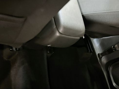 Used 2025 Chevrolet TrailBlazer LT AWD/4WD image 27