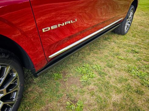 New 2026 GMC Yukon XL Denali w/ Denali Reserve Package AWD/4WD image 10