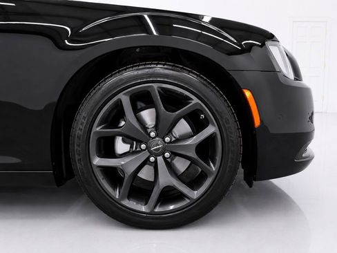 Used 2023 Chrysler 300 S RWD image 10