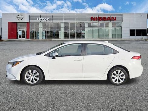 Used 2024 Toyota Corolla LE FWD image 7