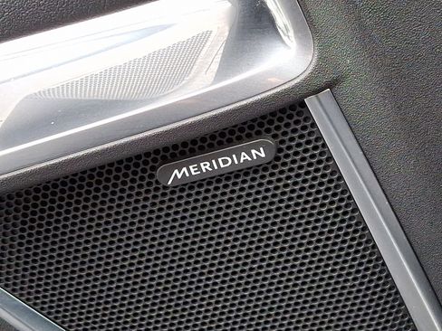 Used 2020 Jaguar E-PACE SE image 27