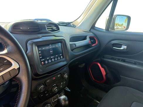 Used 2019 Jeep Renegade Trailhawk w/ Safety and Security Group image 12