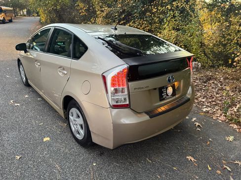 Used 2011 Toyota Prius Four image 12
