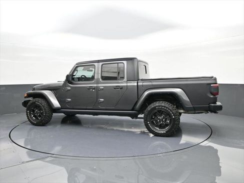 Certified 2024 Jeep Gladiator Sport image 5