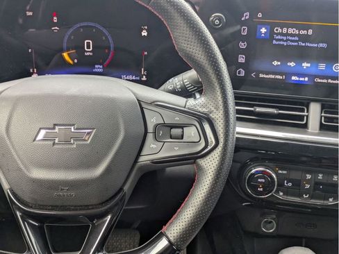 Certified 2025 Chevrolet Trax RS w/ Driver Confidence Package image 21