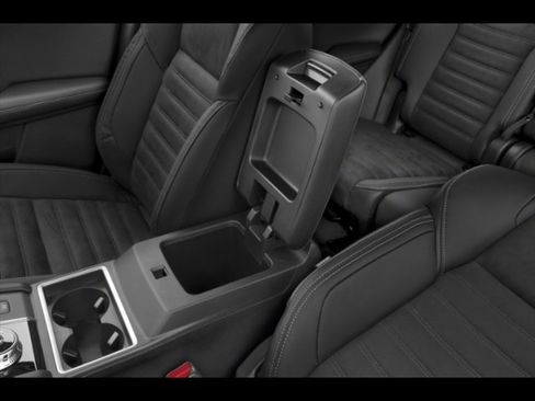 Used 2024 Mitsubishi Outlander SE image 11