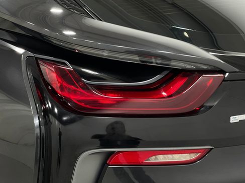 Used 2015 BMW i8 AWD/4WD image 31