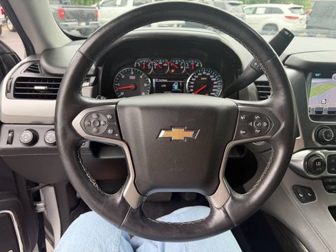 Used 2015 Chevrolet Suburban LT AWD/4WD image 12