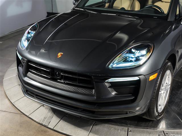 Used 2026 Porsche Macan AWD/4WD image 11