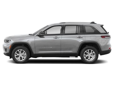 Used 2025 Jeep Grand Cherokee Limited image 3