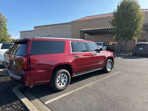 Used 2020 Chevrolet Suburban Premier image 4
