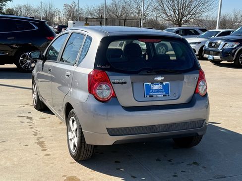 Used 2009 Chevrolet Aveo5 LT image 3