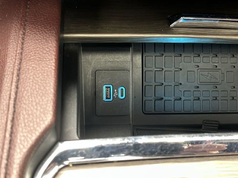 Used 2022 Ford Expedition Limited image 28