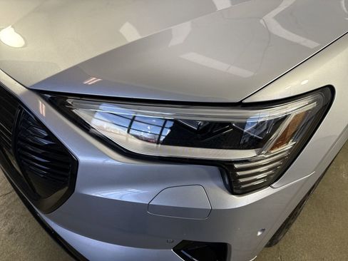 Used 2021 Audi e-tron Premium w/ Convenience Plus Package image 29