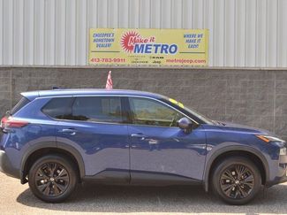 Used 2021 Nissan Rogue SV image 1
