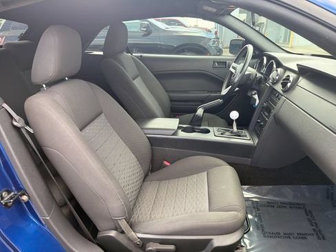 Used 2006 Ford Mustang GT RWD image 25