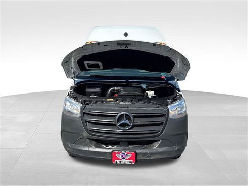 Used 2021 Mercedes-Benz Sprinter 2500 image 11