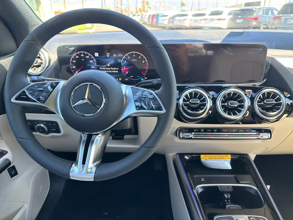 Used 2025 Mercedes-Benz GLA 250 4MATIC image 16