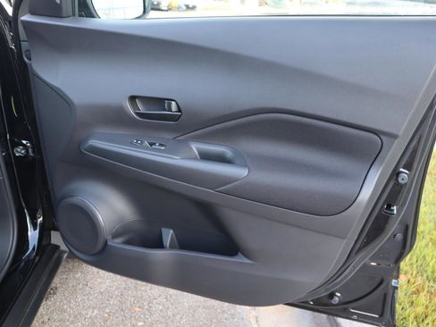 Used 2025 Nissan Kicks Play S image 39