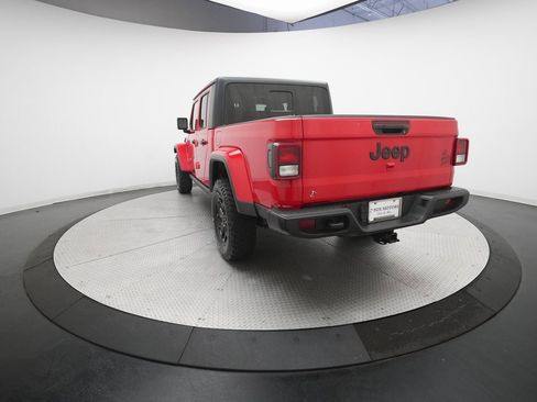 Used 2021 Jeep Gladiator Willys image 32
