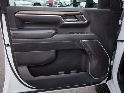 Used 2024 GMC Sierra 3500 SLE w/ SLE Convenience Package image 15