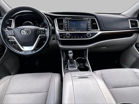 Used 2016 Toyota Highlander Limited Platinum FWD image 15