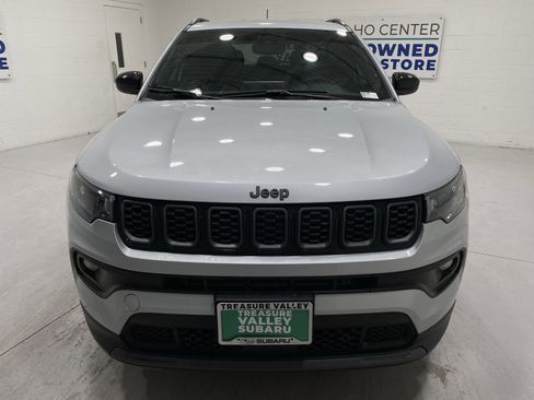 Used 2025 Jeep Compass Latitude w/ Altitude Special Edition AWD/4WD image 3