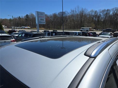 New 2026 Chrysler Pacifica Pinnacle image 12