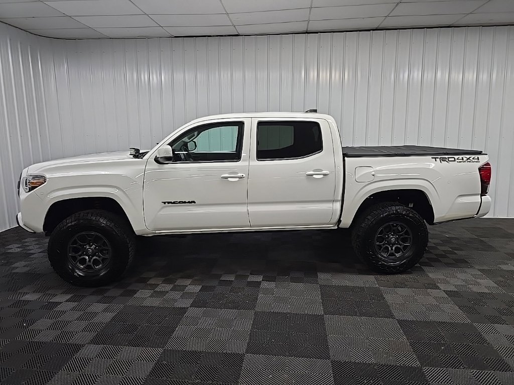 Used 2022 Toyota Tacoma SR AWD/4WD image 5