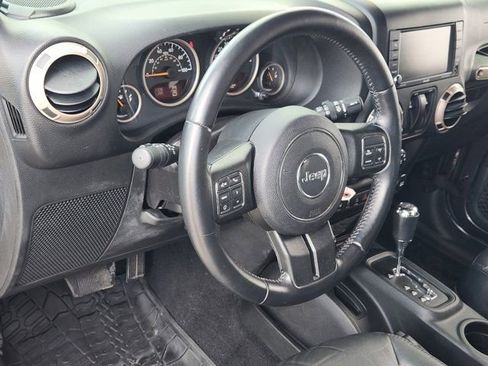 Used 2017 Jeep Wrangler 75th Anniversary image 28