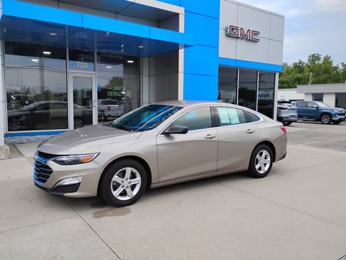 Used 2022 Chevrolet Malibu LS FWD image 13