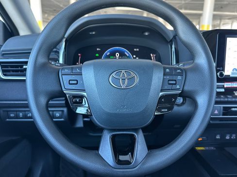 Used 2026 Toyota Camry LE FWD image 21