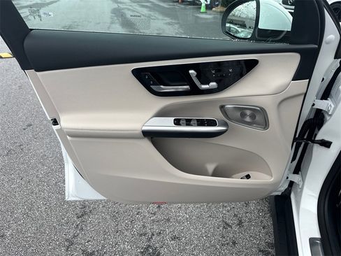 New 2026 Mercedes-Benz GLC 350e 4MATIC image 10