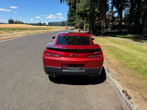 Used 2014 Chevrolet Camaro SS w/ SS Performance Package RWD image 6