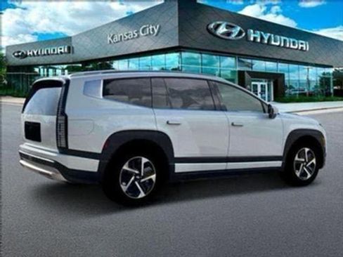 New 2026 Hyundai Ioniq 9 SE image 8