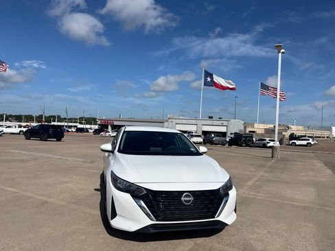 Certified 2024 Nissan Sentra SV FWD image 3