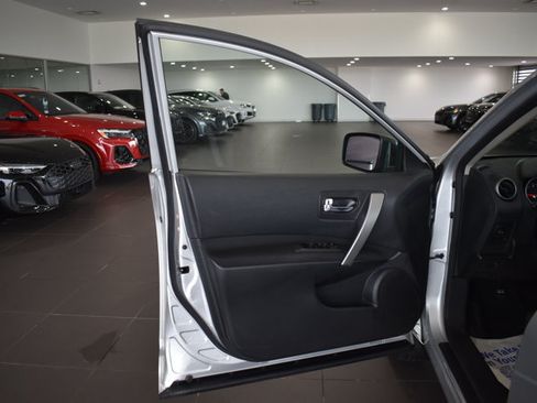Used 2010 Nissan Rogue S w/ 360 Degree Value Pkg FWD image 9