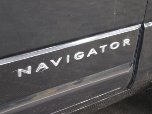 Used 2015 Lincoln Navigator 2WD image 5