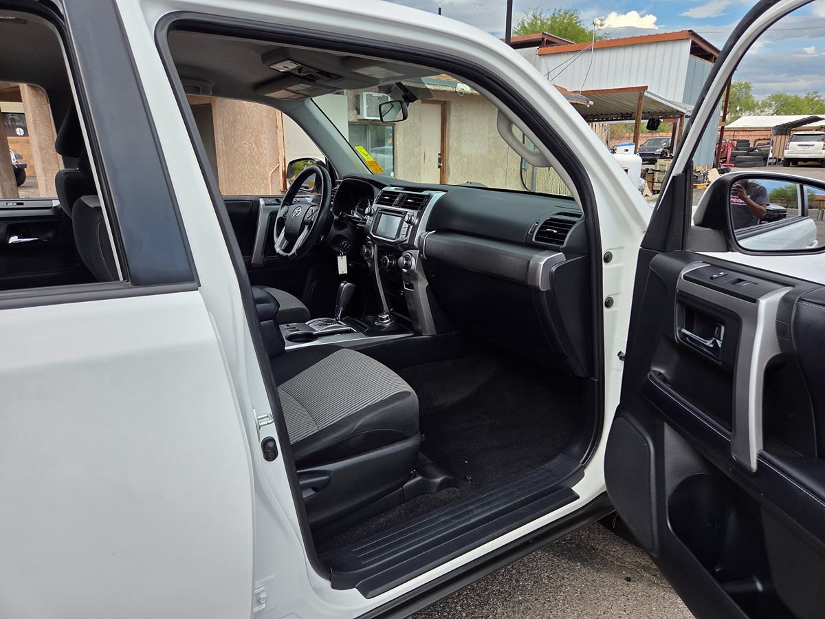 Used 2018 Toyota 4Runner SR5 AWD/4WD image 54