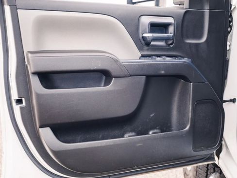 Used 2017 GMC Sierra 2500 2WD Crew Cab w/ Sierra Convenience Package image 11