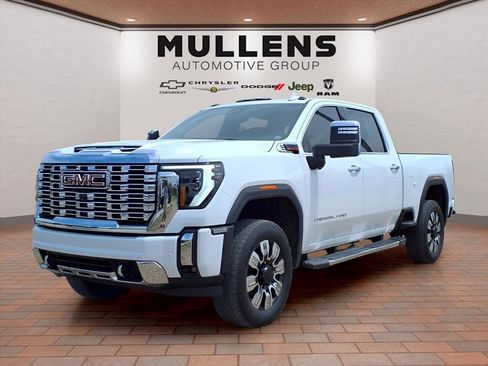 Used 2024 GMC Sierra 2500 Denali w/ Denali Reserve Package AWD/4WD image 1