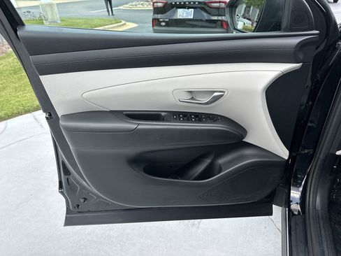 Used 2025 Hyundai Tucson SEL FWD image 14