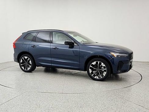 New 2026 Volvo XC60 B5 Plus w/ Climate Package PRO AWD/4WD image 3