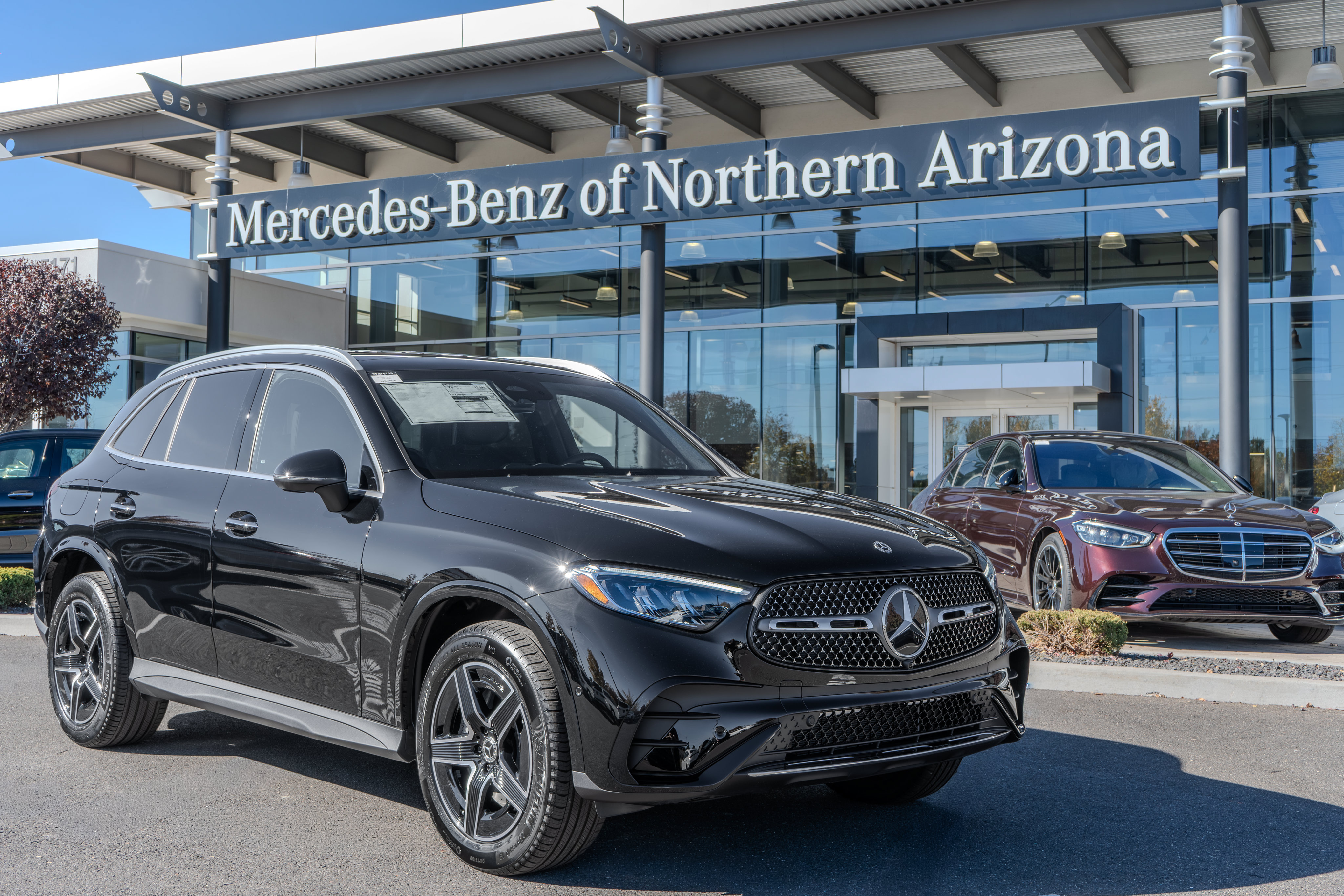 Used 2026 Mercedes-Benz GLC 300 4MATIC image 1