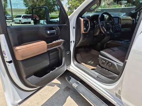Used 2022 Chevrolet Silverado 3500 High Country AWD/4WD image 8