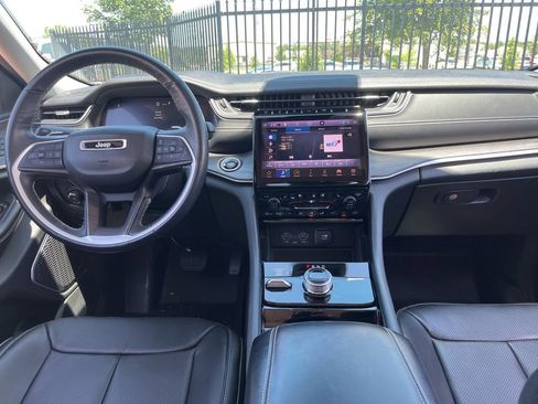 Used 2021 Jeep Grand Cherokee L Limited w/ Luxury Tech Group II AWD/4WD image 16