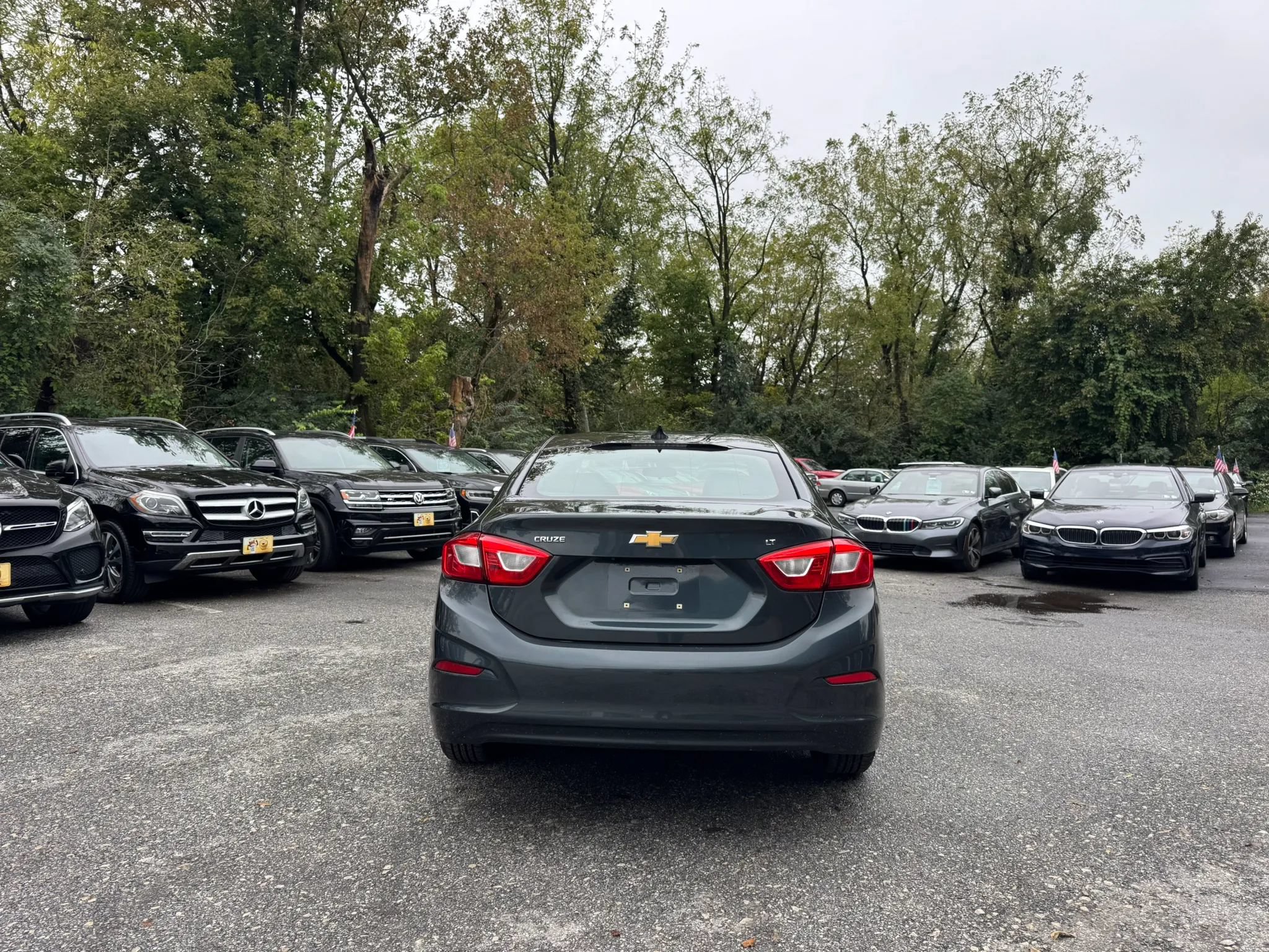 Used 2017 Chevrolet Cruze LT w/ Convenience Package FWD image 6