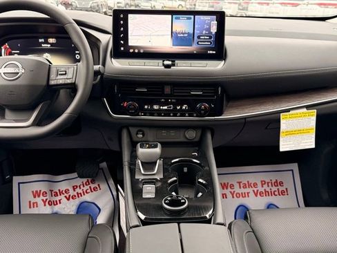 New 2026 Nissan Rogue Platinum w/ Tech Package AWD/4WD image 25