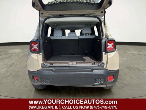 Used 2015 Jeep Renegade Latitude AWD/4WD image 13