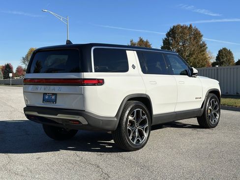 Used 2022 Rivian R1S Launch Edition image 7